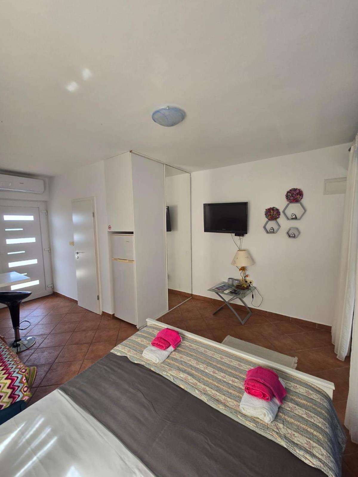 Sukosan Studio Apartman Ngoại thất bức ảnh